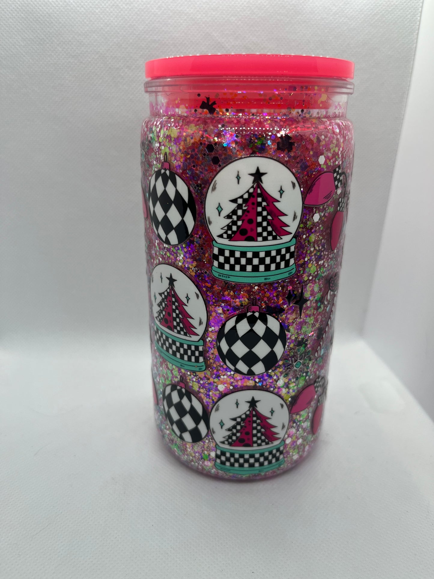 Retro Holiday Glitter Snow Globe Tumbler – 16 oz