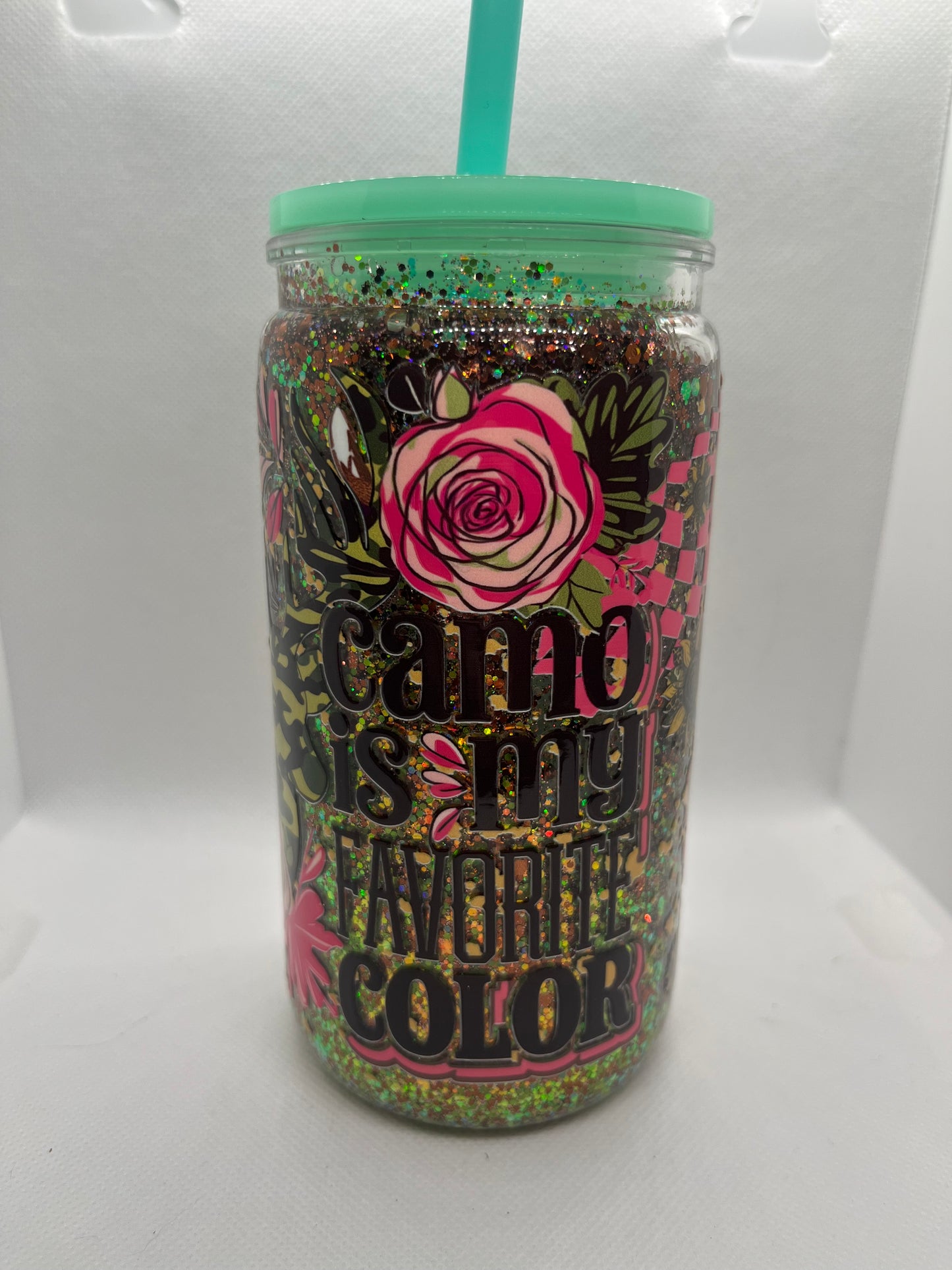 Camo & Floral Glitter Snow Globe Tumbler – 16 oz Plastic Cup