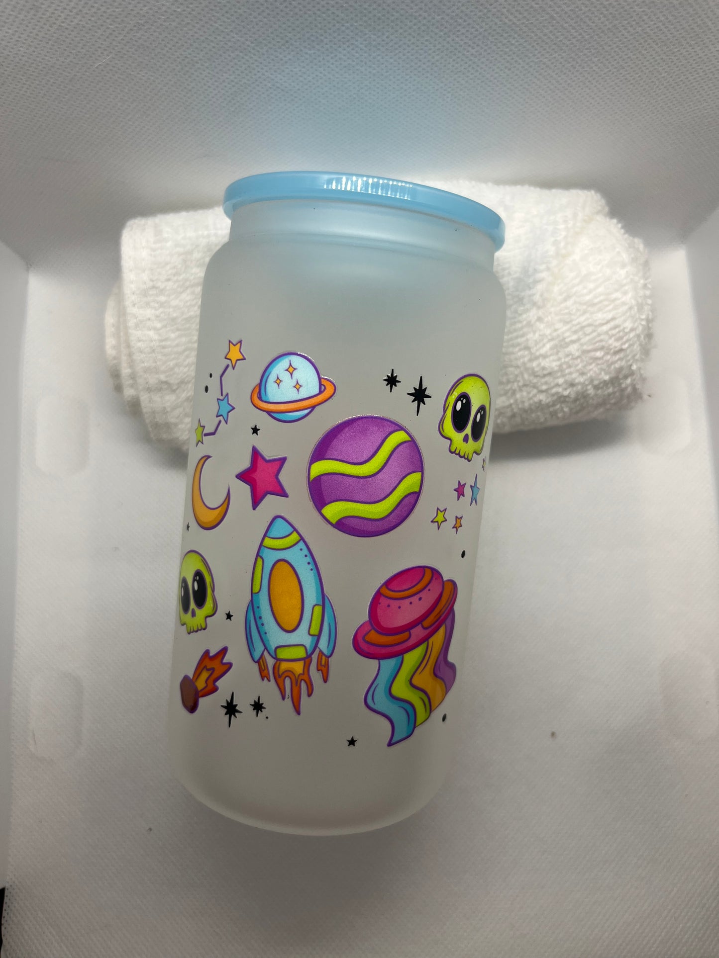 👽 Spooky Space Alien 16 oz Frosted Glass Tumbler
