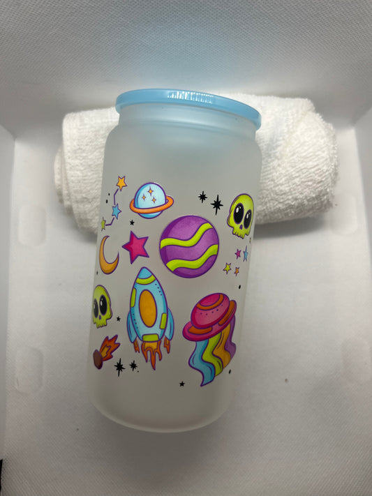 👽 Spooky Space Alien 16 oz Frosted Glass Tumbler