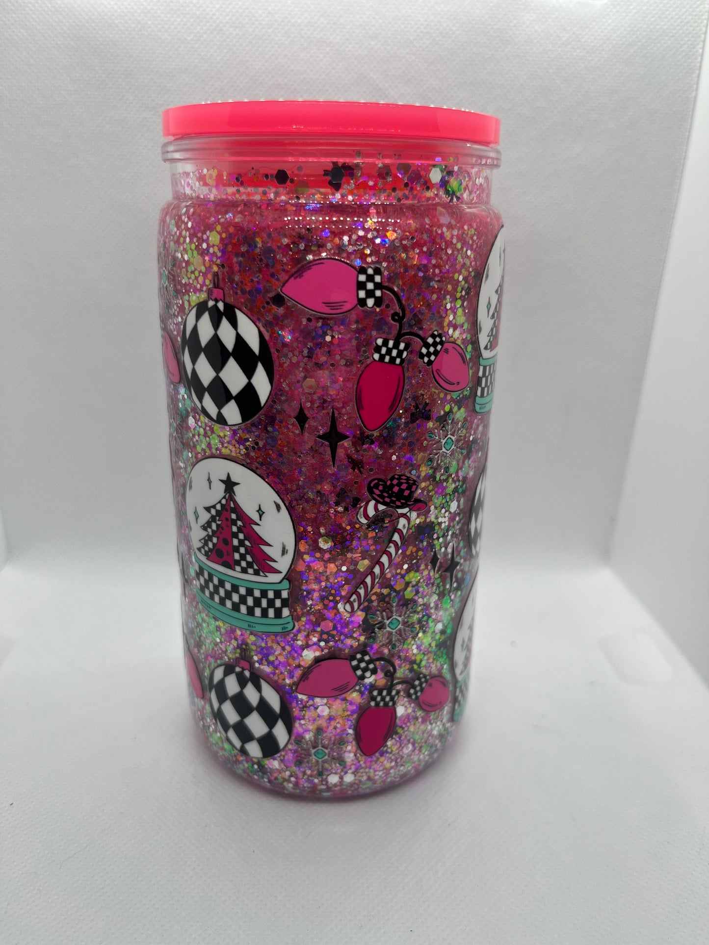 Retro Holiday Glitter Snow Globe Tumbler – 16 oz